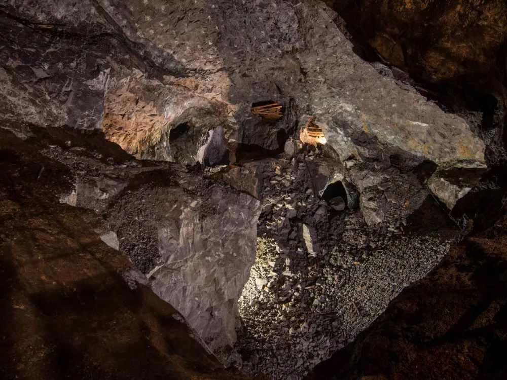 60 Meter Mine Tour (English)